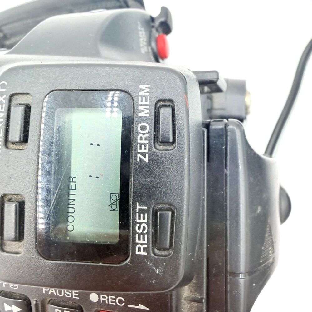 Sony CCD-TR6 Video8 Handycam Camcorder Bundle AC-V35A For Parts Repair Powers On - Picture 6 of 10